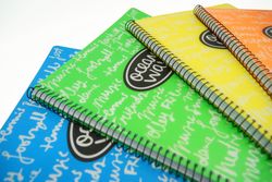 Cuaderno Folio Tapa Plástico Neón